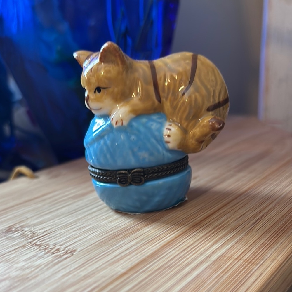Cat Trinket Box with Blue Base
